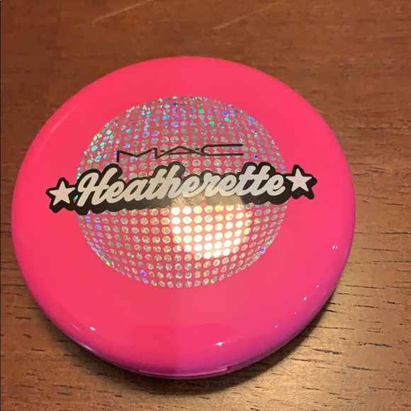 💖💖💖MAC HTF ALPHA GIRL BEAUTY POWDER NIB💖💖💖 - Picture 4 of 5
